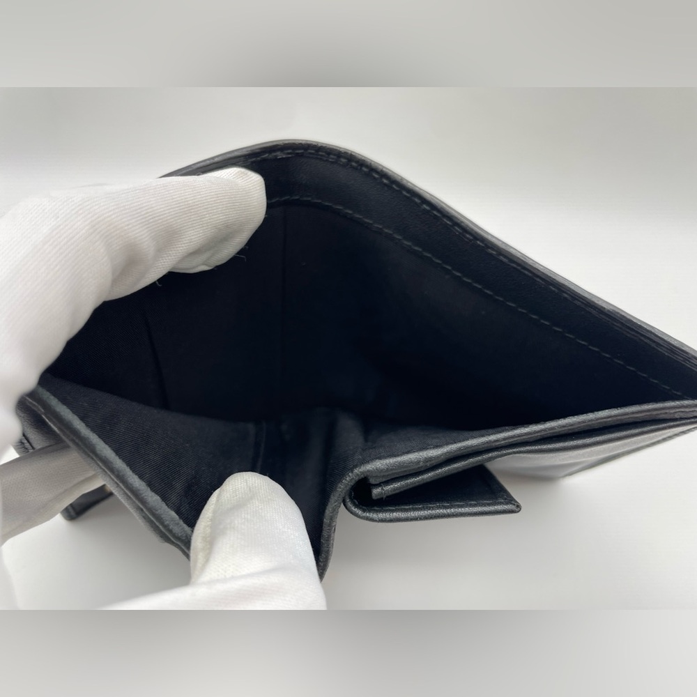 Prada Black Leather Wallet - Picture 7 of 10